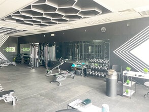 2321 Sir Barton Way, Lexington, KY for lease Interior Photo- Image 2 of 3