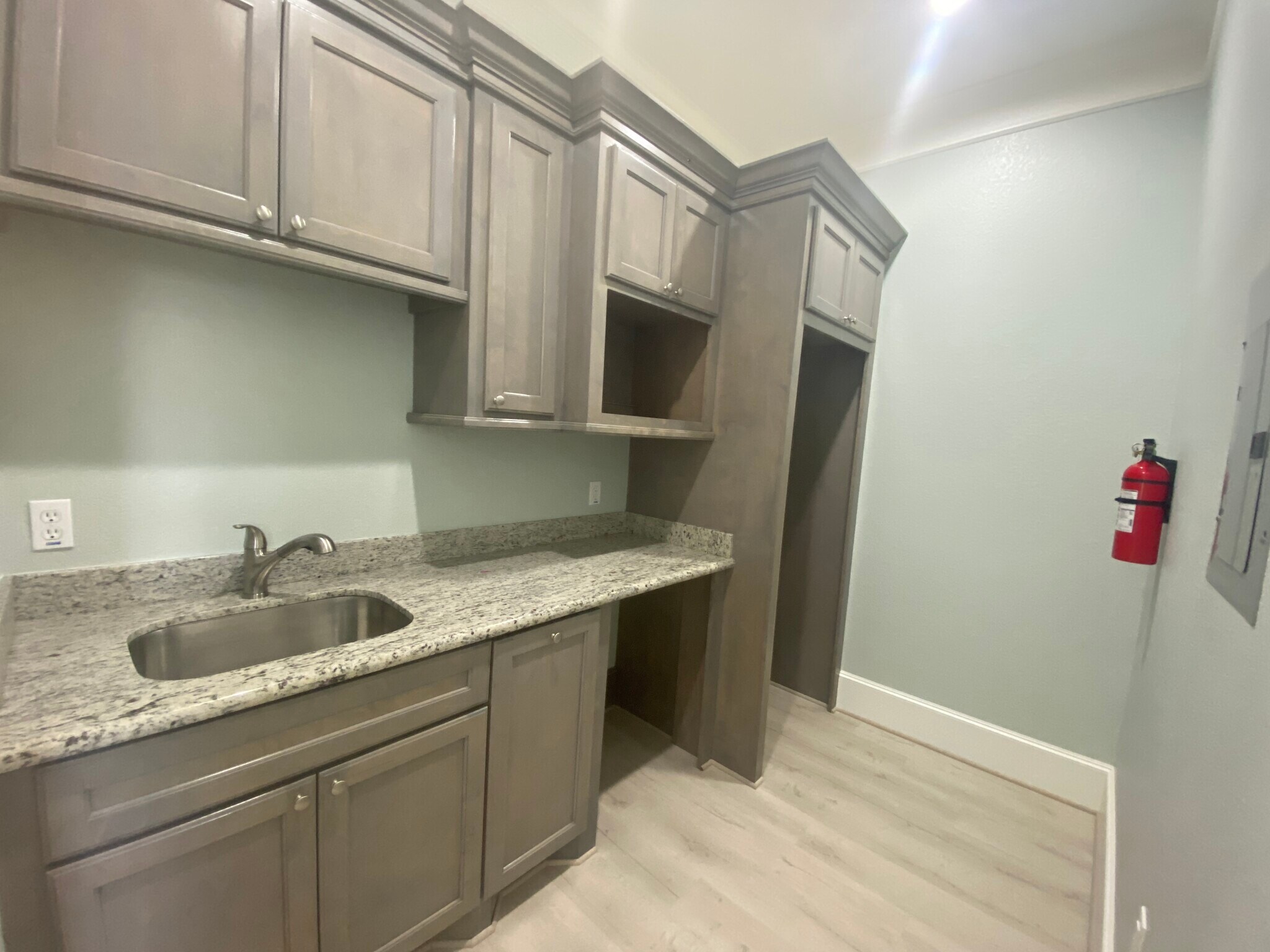 17828 Mound Rd, Cypress, TX 77433 Building 17828