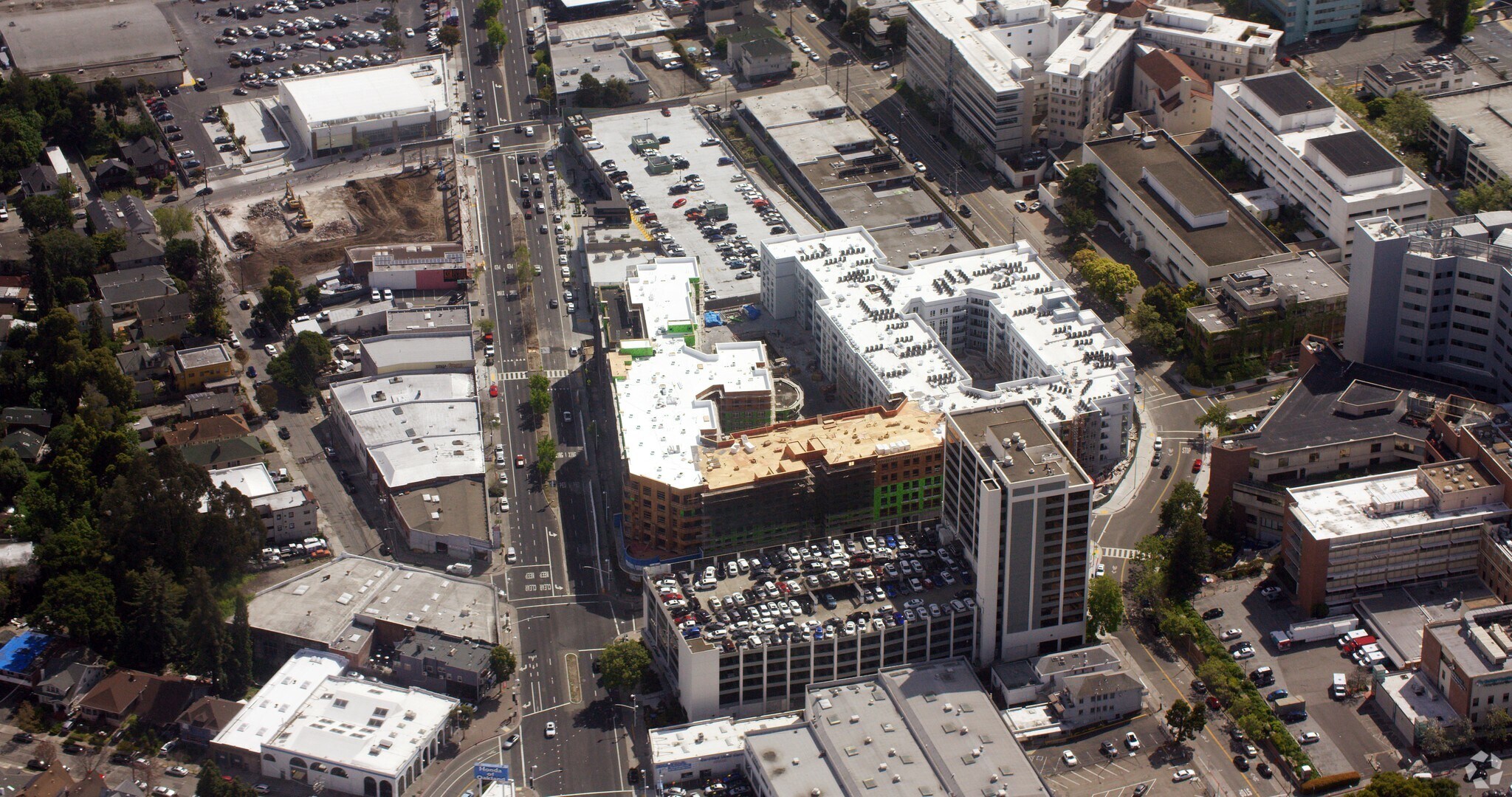 3093 Broadway, Oakland, CA 94611 The Broadway