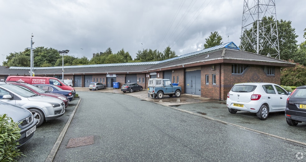 Clarendon Ct, Warrington for lease - Building Photo - Image 3 of 6