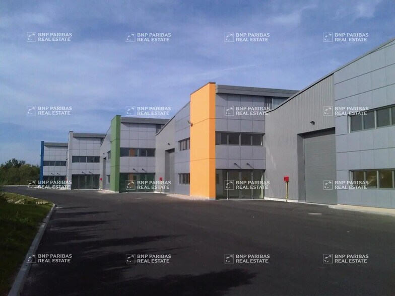 Flex in Ingré for lease - Building Photo - Image 2 of 9