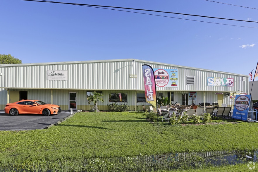 2130 Andrea Ln Fort Myers FL - 2130 Andrea Ln Fort Myers FL Building Photo 3 Large 