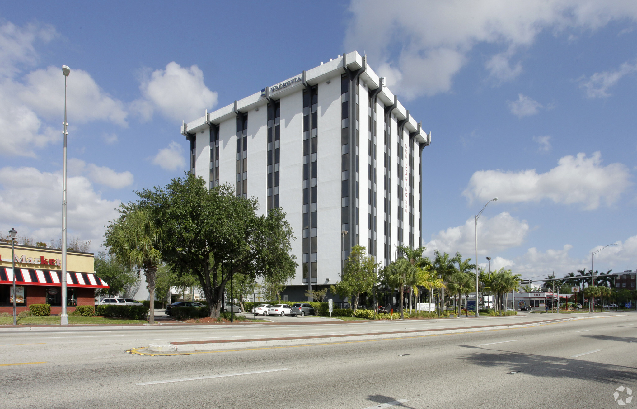 12550 Biscayne Blvd, North Miami, FL for sale Building Photo- Image 1 of 346