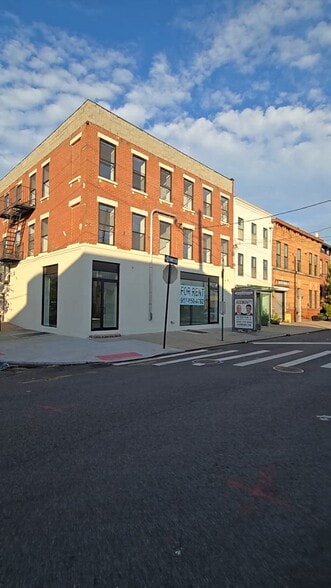 72 Van Dyke St, Brooklyn, NY for lease - Commercial Listing Video - Image 2 of 20