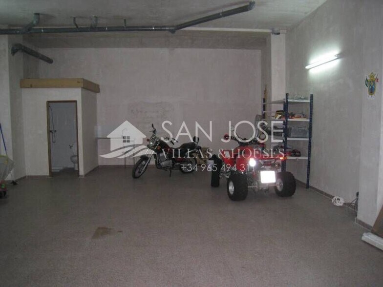Retail in Caudete for sale - Building Photo - Image 1 of 3