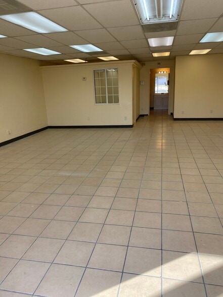 943 Imperial Ave, Calexico, CA for lease - Building Photo - Image 3 of 8