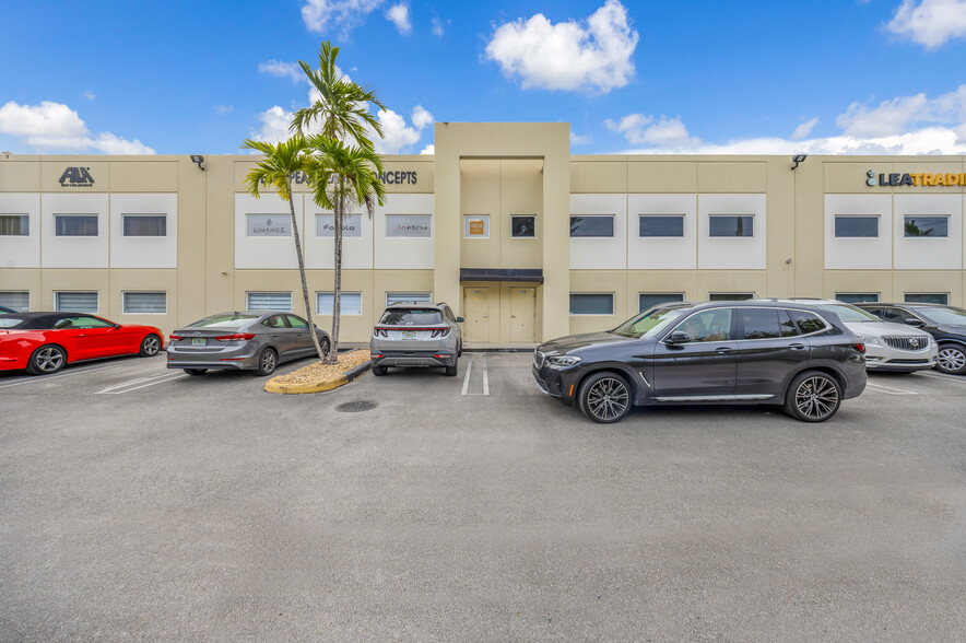 10800 NW 21st St, Miami, FL for lease - Building Photo - Image 3 of 27