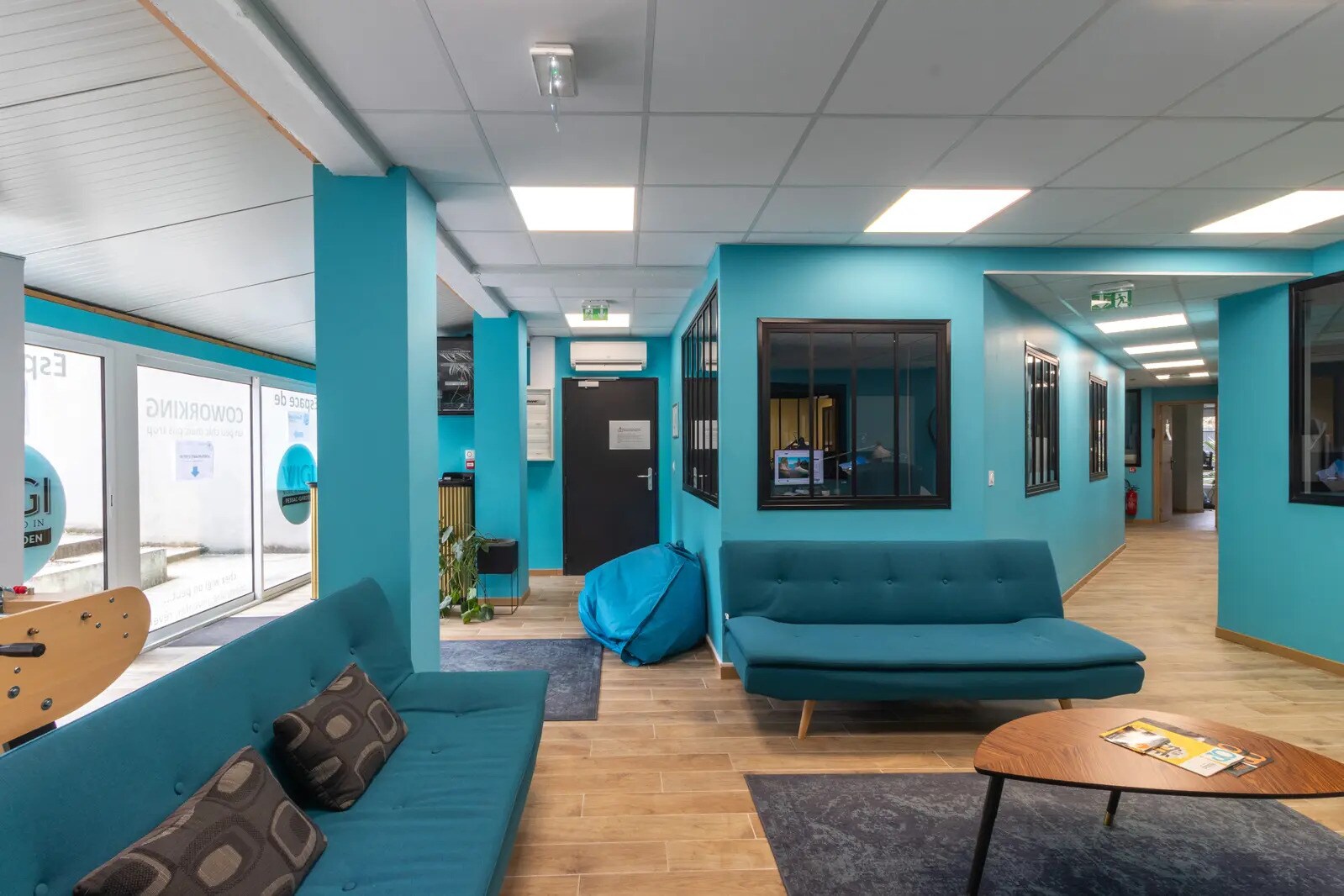 Office in Pessac for sale Interior Photo- Image 1 of 5