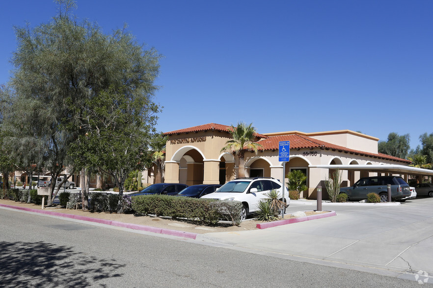 44750 Village Ct, Palm Desert, CA for lease - Primary Photo - Image 1 of 5