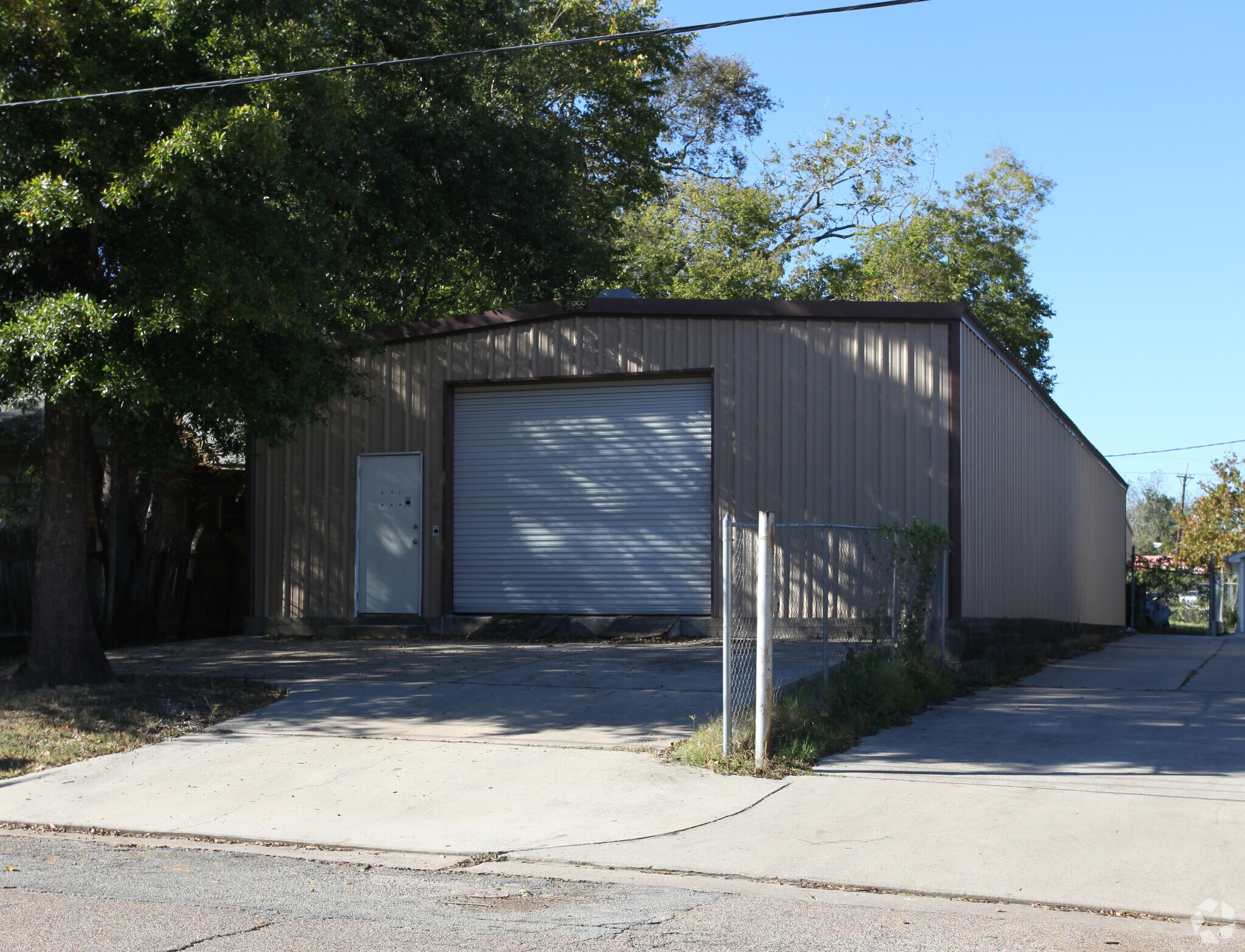 308 Sherman St, Conroe, TX for sale Primary Photo- Image 1 of 1
