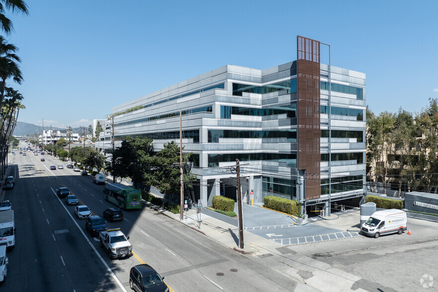 1640 S Sepulveda Blvd, Los Angeles, CA for lease - Building Photo - Image 3 of 19