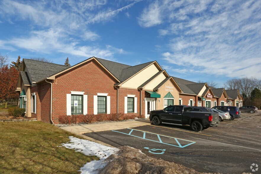 5401-5429 Whittaker Rd, Ypsilanti, MI for sale - Primary Photo - Image 1 of 1