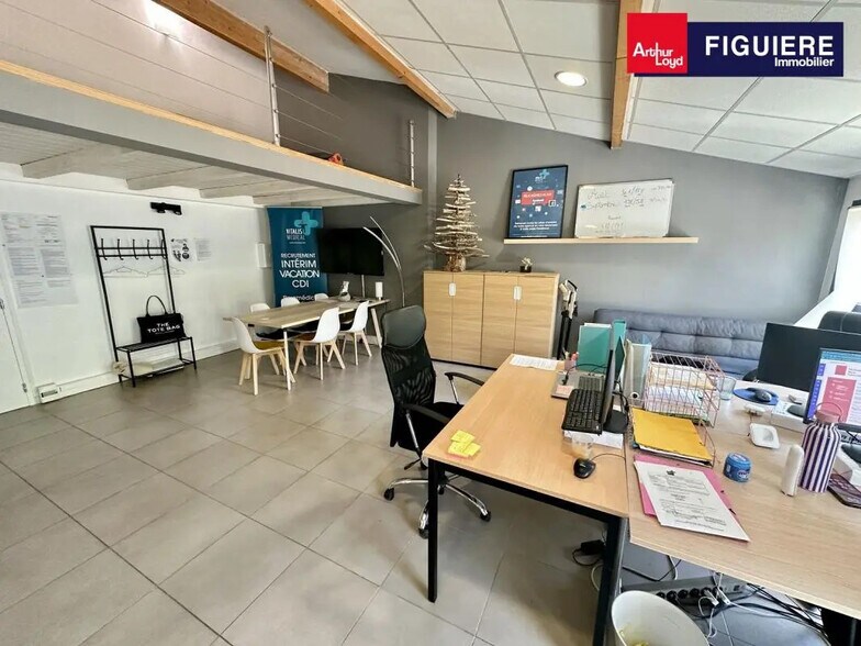 1652 Avenue Paul Jullien, Le Tholonet for sale - Interior Photo - Image 2 of 14