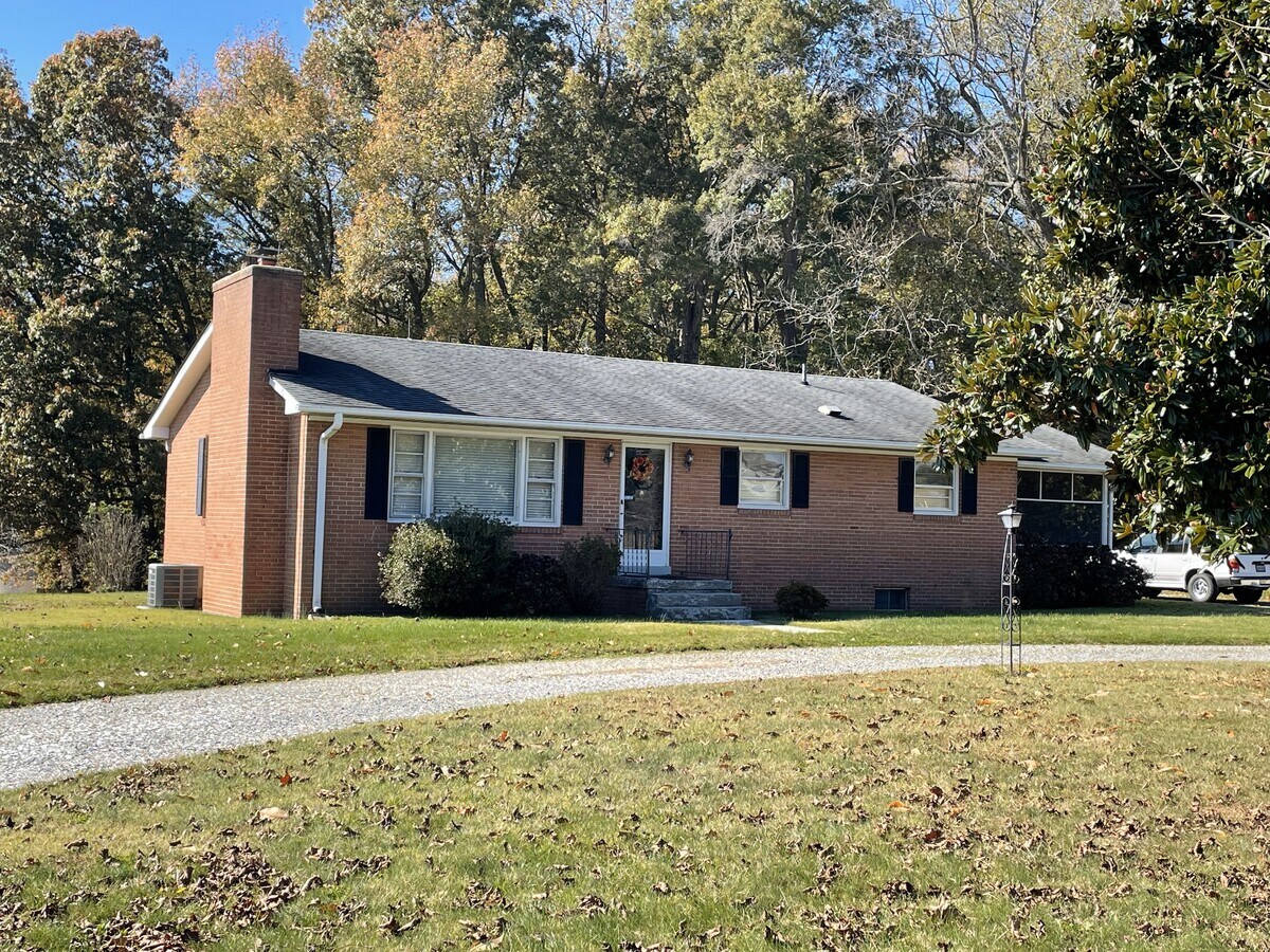 26367 Point Lookout Rd, Leonardtown, MD 20650 Retail for Sale