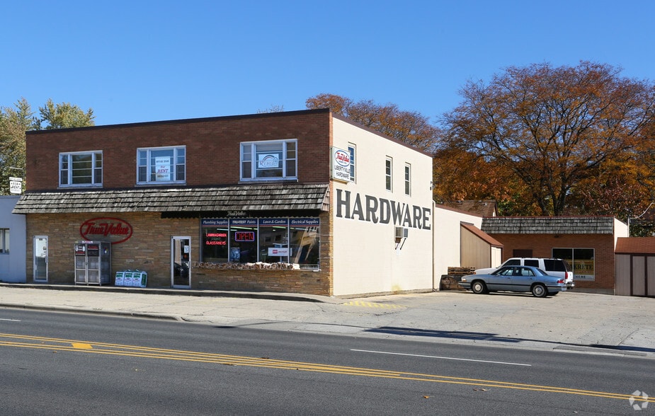 426 S Milwaukee Ave, Libertyville, IL for sale - Primary Photo - Image 1 of 1