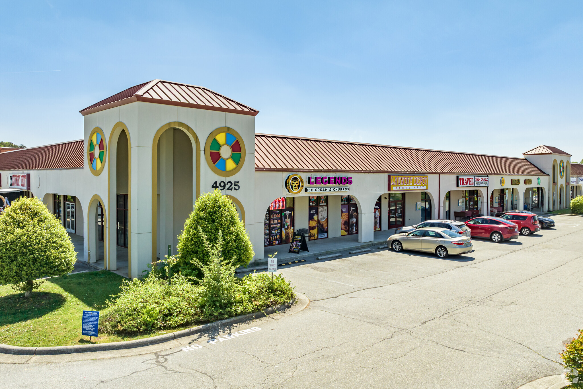 4925 W Market St, Greensboro, NC for lease Primary Photo- Image 1 of 10