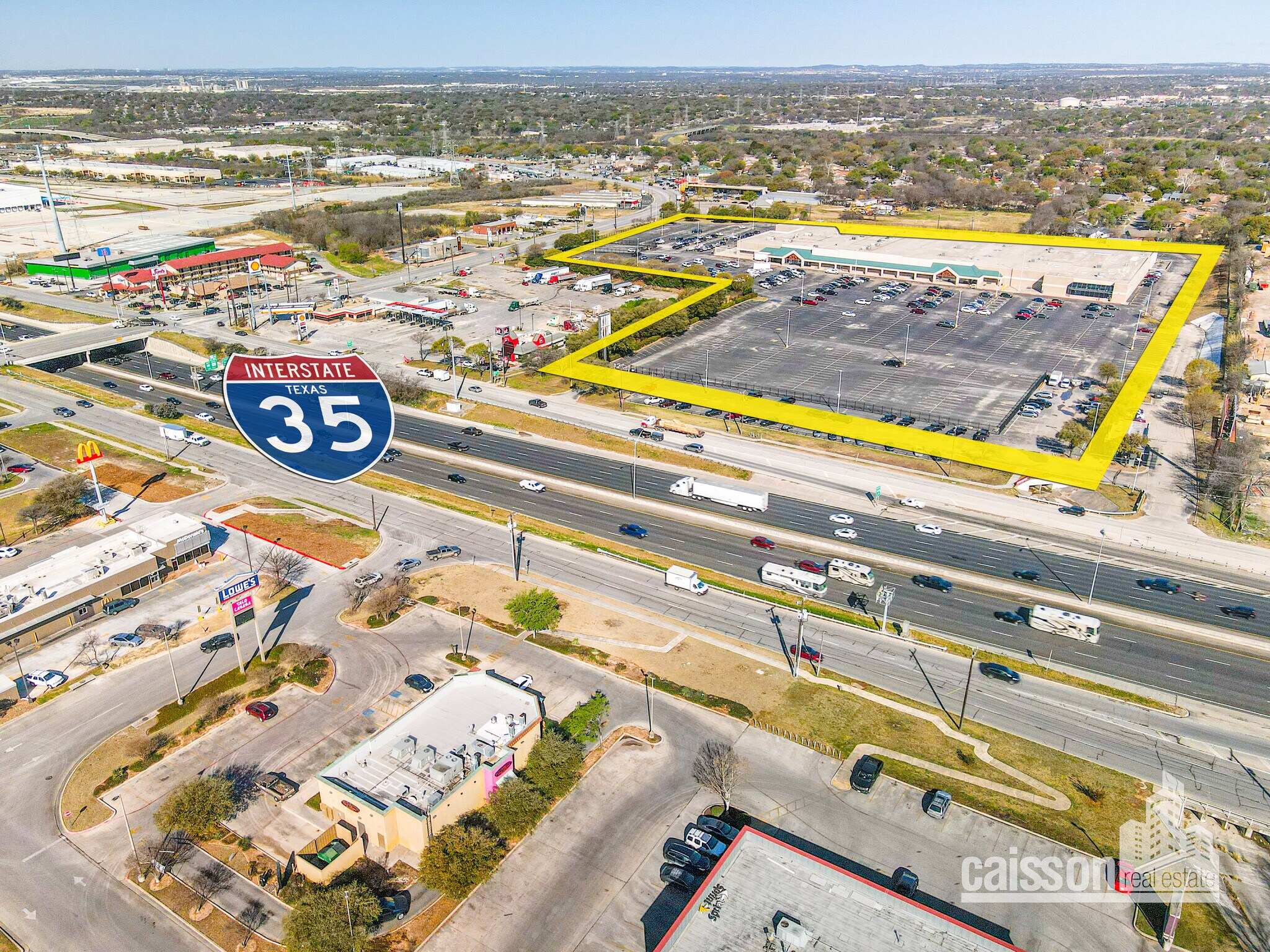 11711 IH 35 N, San Antonio, TX 78233 R/E Business Center