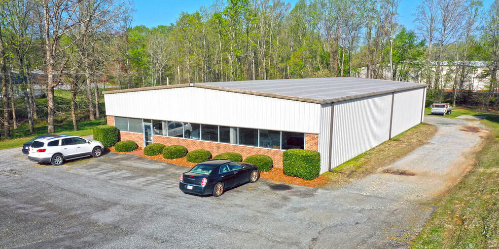 3465 Myer Lee Dr, Winston-Salem, NC for sale - Building Photo - Image 1 of 1