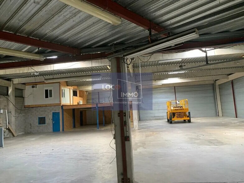 Flex in Eysines for lease - Building Photo - Image 3 of 14