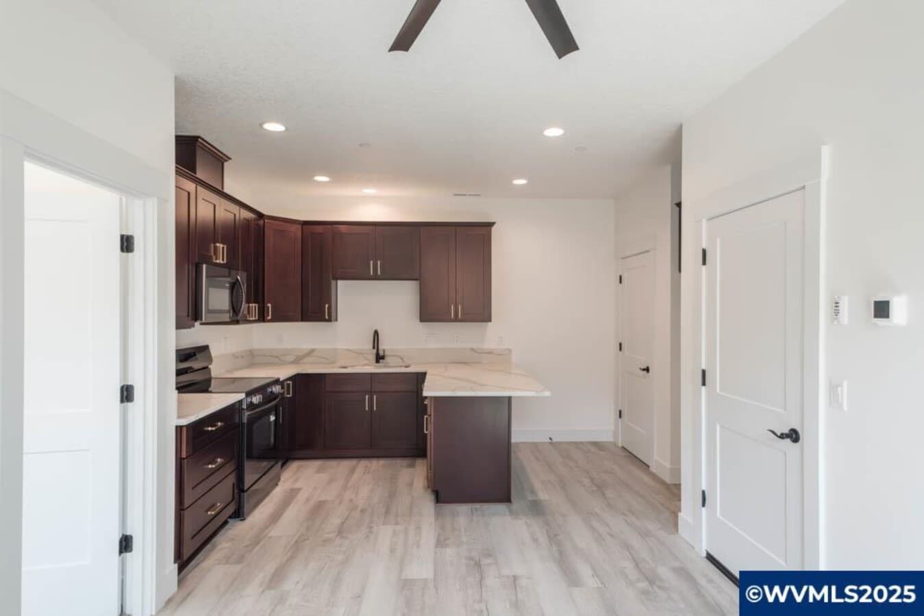 774 Riley Dr, Silverton, OR 97381 - Unit 2 - - Interior Photo - Image 1 of 6