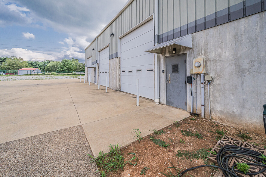 310 Cypress Wood Ln, Bowling Green, KY for lease - Building Photo - Image 1 of 15