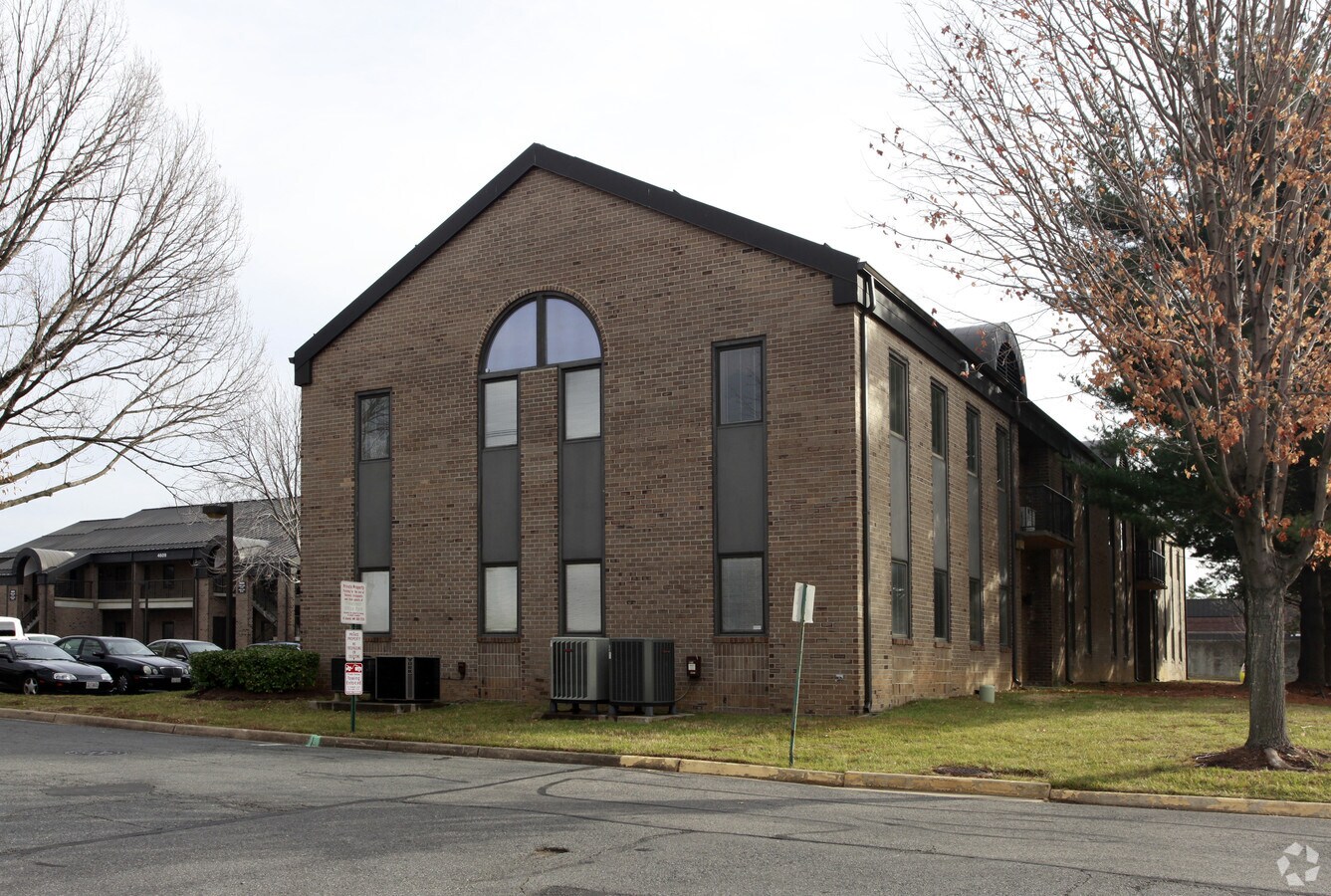 4613 Pinecrest Office Park Dr, Alexandria, VA 22312