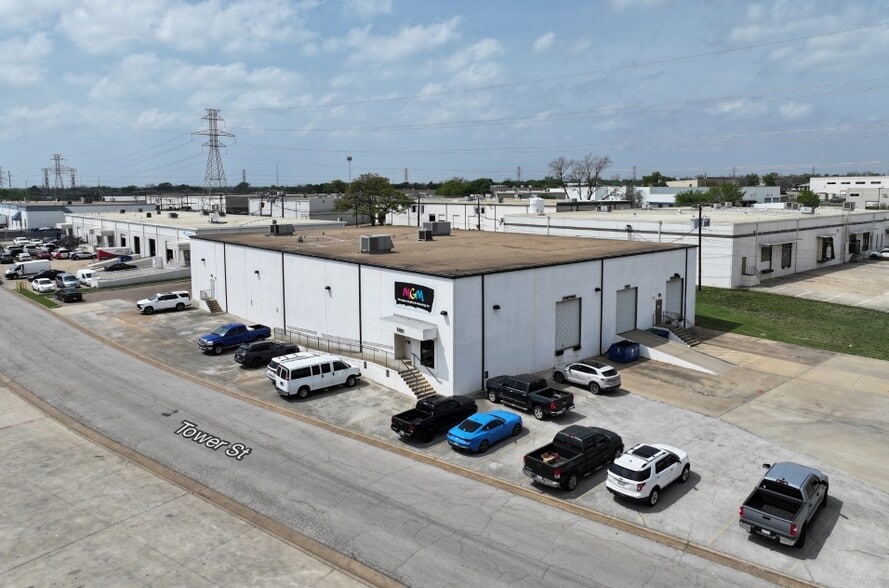 7451 Tower St, Richland Hills, TX for lease - Building Photo - Image 1 of 5