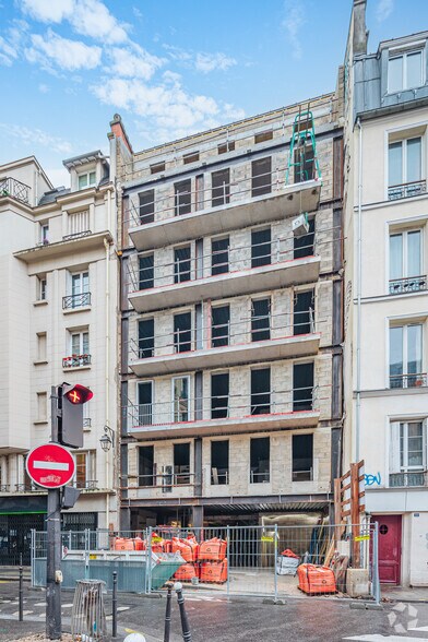 21 Rue Des Fontaines Du Temple, Paris for lease - Primary Photo - Image 1 of 1