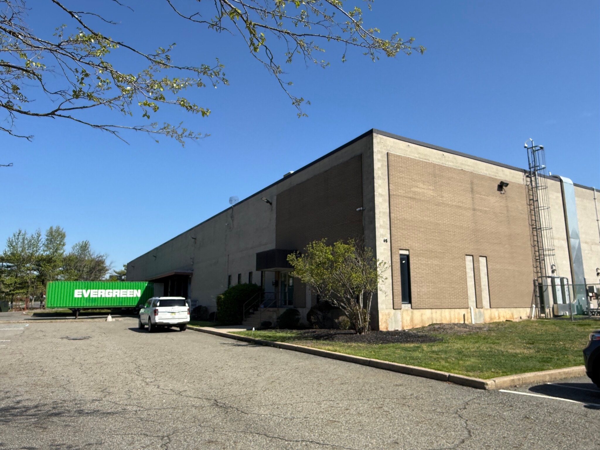 110 Newfield Ave, Edison, NJ for lease Building Photo- Image 1 of 3