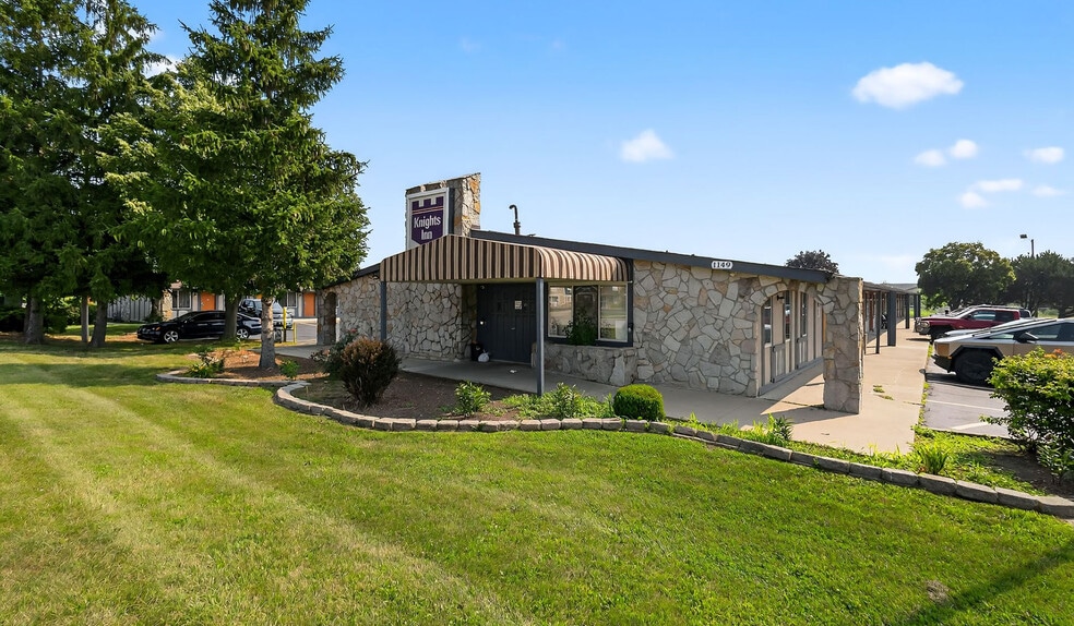 1149 Oakes Rd, Racine, WI for sale - Building Photo - Image 2 of 14