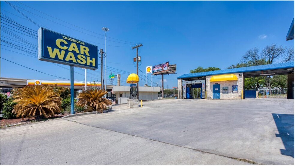 205 N Crossroads Blvd, Balcones Heights, TX 78201