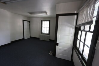 101 Farnsworth Ave, Bordentown, NJ for lease Building Photo- Image 2 of 8