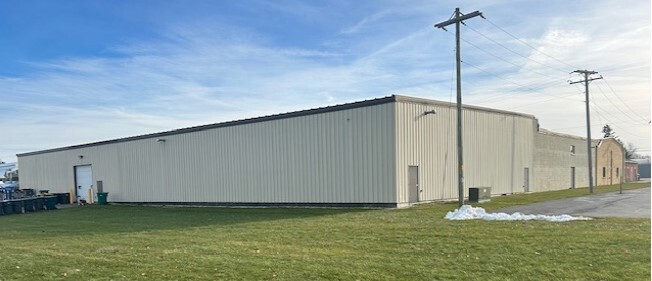 1822 Park Ave, New Holstein, WI for lease - Primary Photo - Image 1 of 4