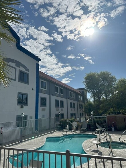 2548 E Medina Rd, Tucson, AZ for sale - Building Photo - Image 3 of 13