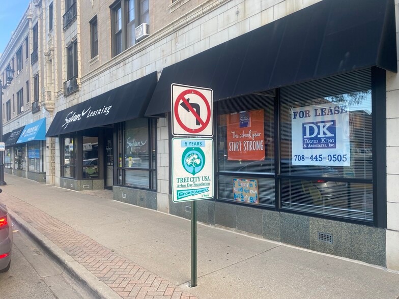 7211-7227 Madison St, Forest Park, IL for lease - Building Photo - Image 2 of 9
