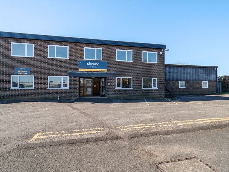 9 Garrett Rd, Yeovil for sale - Primary Photo - Image 1 of 1