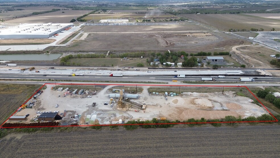 10833 E Interstate 10, Marion, TX for lease - Building Photo - Image 1 of 5