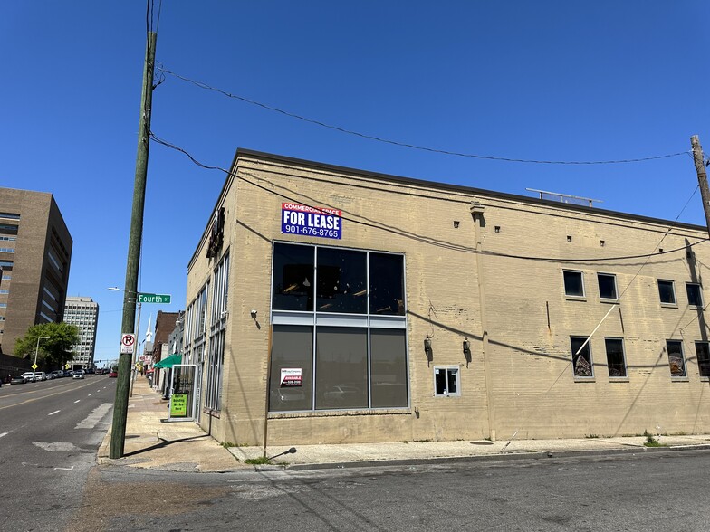 258 Poplar Ave, Memphis, TN for lease - Building Photo - Image 2 of 17