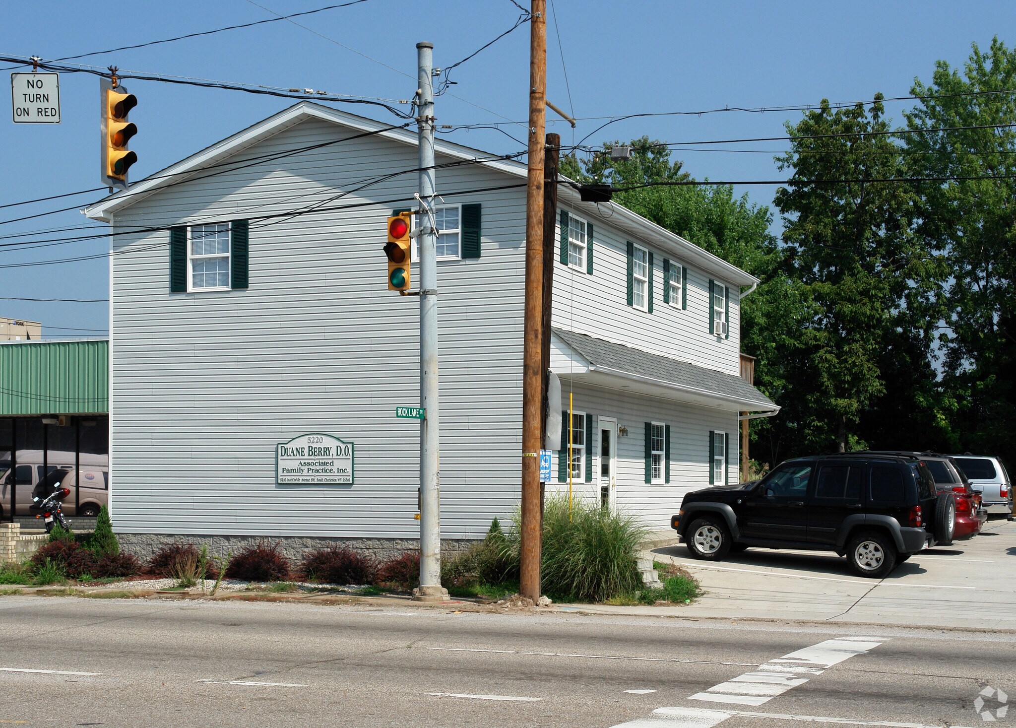 5220 Maccorkle Ave, Charleston, WV for sale Primary Photo- Image 1 of 1