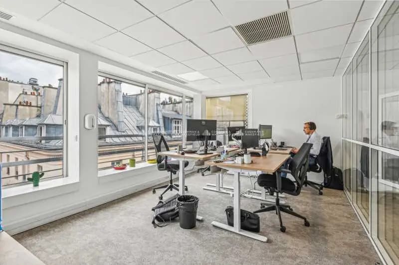 37 Rue De Caumartin, Paris for lease - Interior Photo - Image 2 of 4