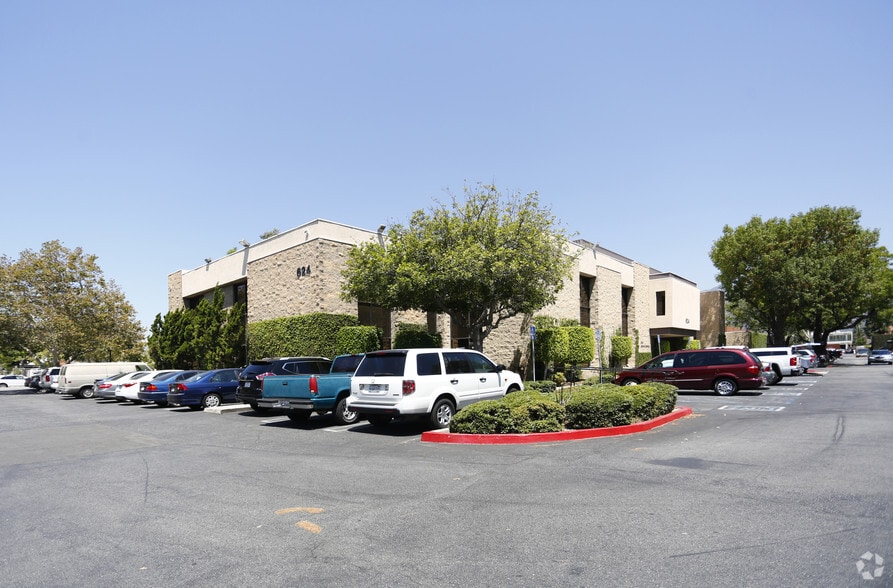 624 W Duarte Rd, Arcadia, CA for lease - Building Photo - Image 2 of 2