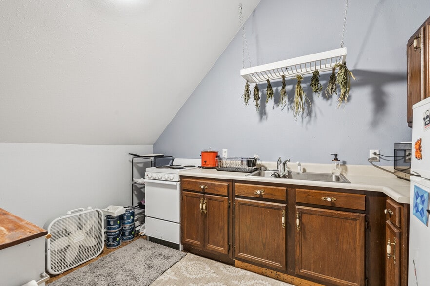 1132 Main St, Grinnell, IA for sale - Building Photo - Image 2 of 30