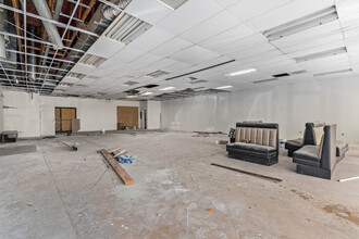 5217-5233 S Central Ave, Phoenix, AZ for lease Interior Photo- Image 1 of 4