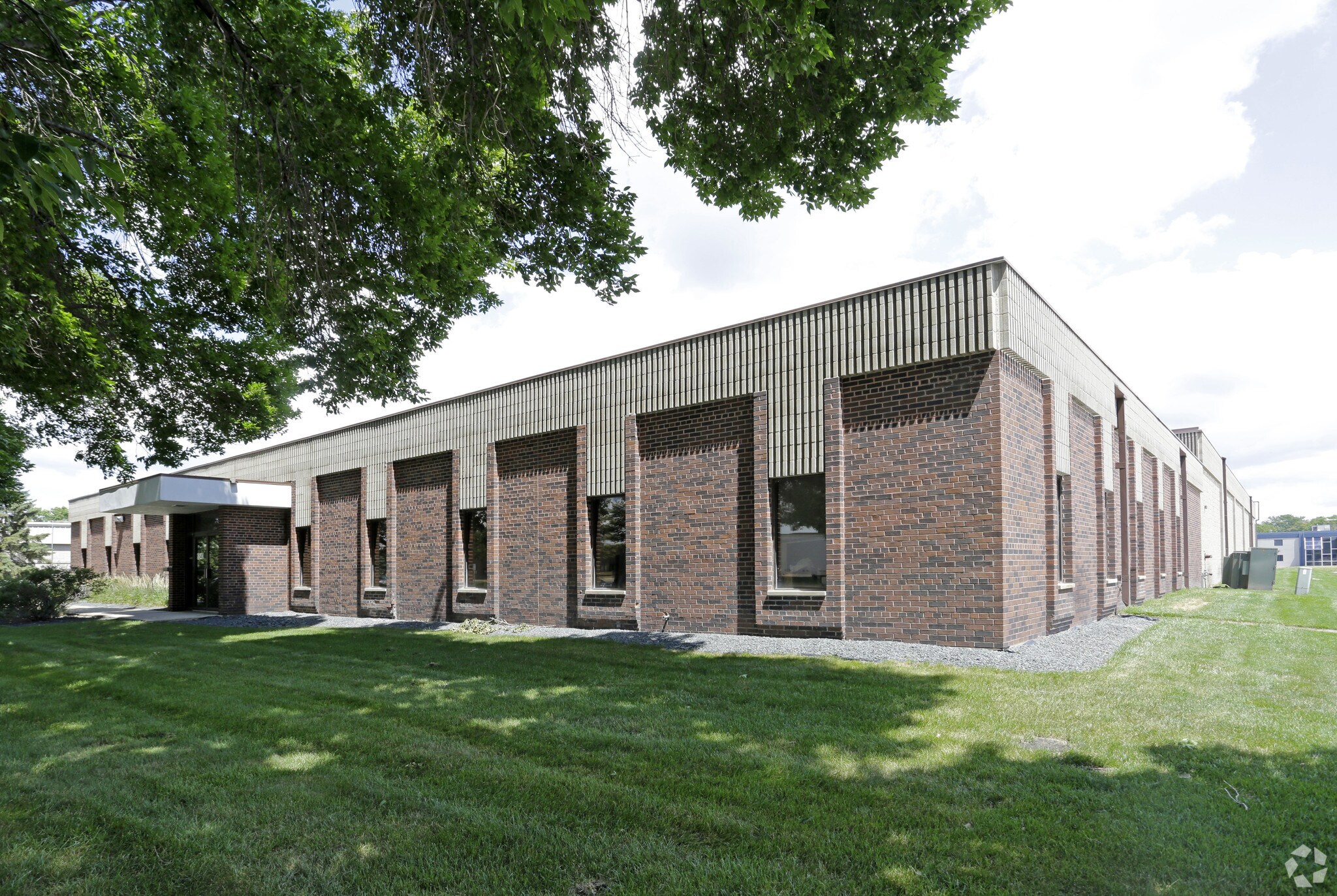 6540 Shingle Creek Pky, Brooklyn Center, MN for sale Primary Photo- Image 1 of 1