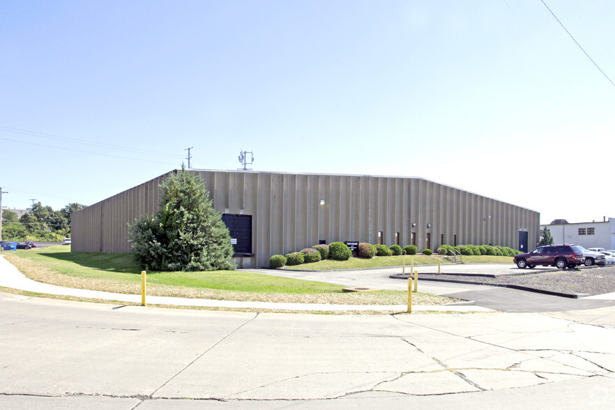 950 Hanley Industrial Ct, Brentwood, MO for lease - Building Photo - Image 1 of 2