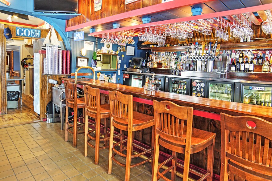 515 Frankfort Ave, Elberta, MI for sale - Building Photo - Image 1 of 1