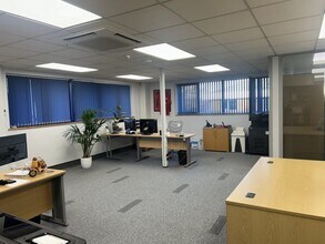 Arthur St, Redditch for lease Interior Photo- Image 1 of 4