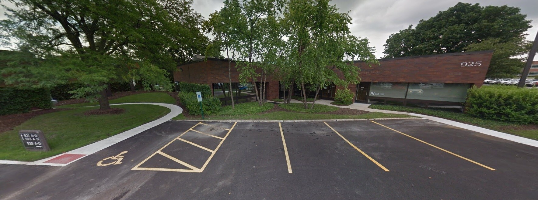 925 N Plum Grove Rd, Schaumburg, IL 60173