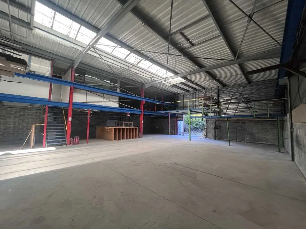 Flex in Artigues-près-Bordeaux for lease Interior Photo- Image 1 of 7