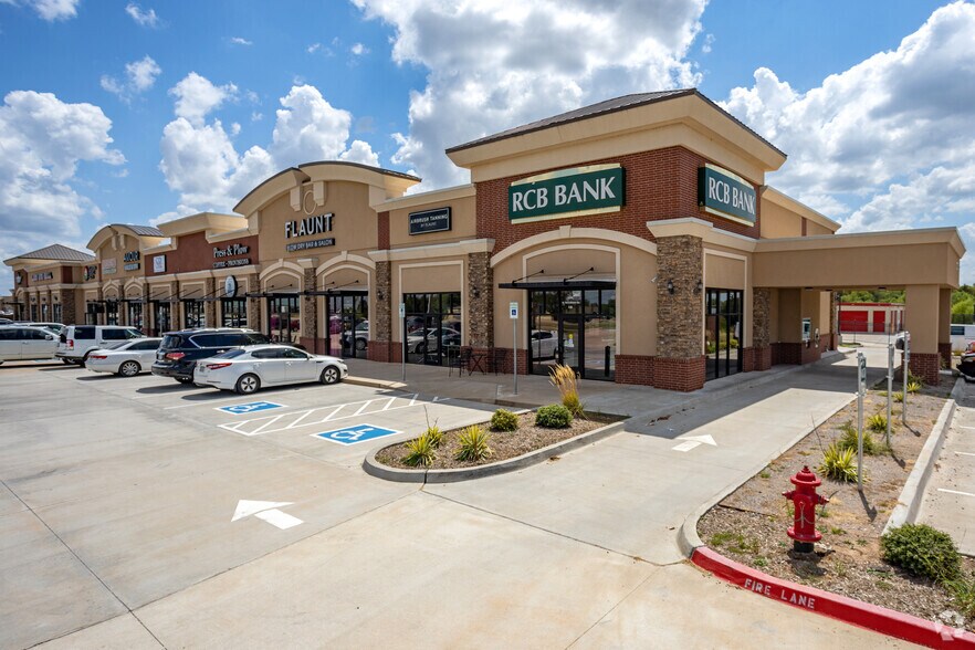 2596 W Tecumseh Rd, Norman, OK for sale - Primary Photo - Image 1 of 1